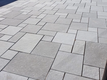 Dallage Opus Romain en pierre Tandur gris / M²