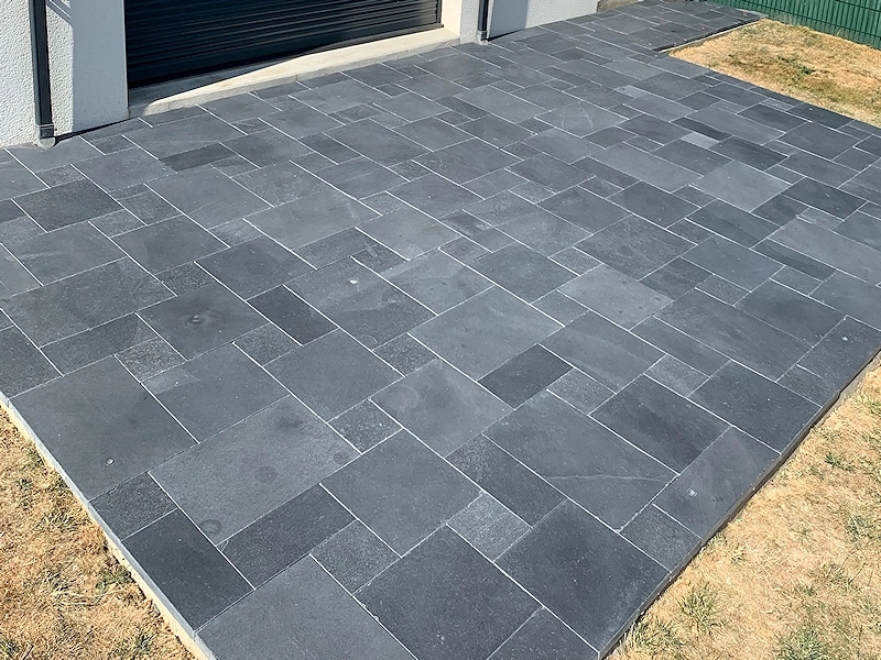 Dallage Opus Romain en pierre Tandur Anthracite / M²