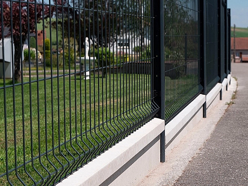 Dalle de soubassement béton 1/2 chaperonnée L: 250cm x H: 25cm