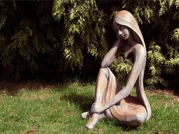 Statue Iseult assis demi-rouille H:86cm