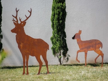 Biche en métal rouillé